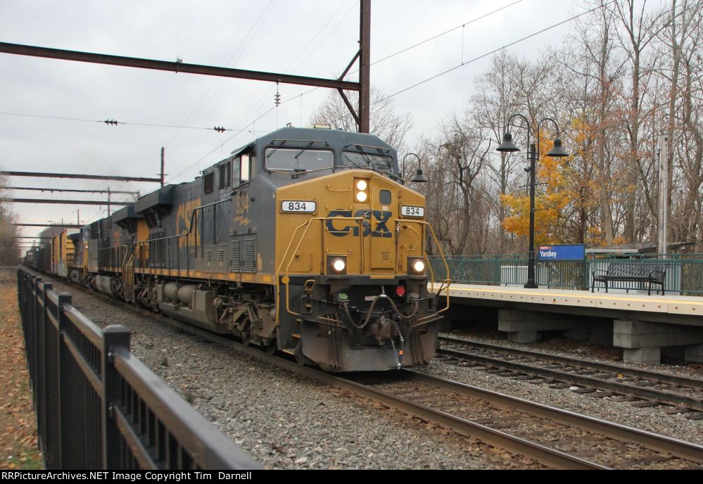 CSX 834 leading M410